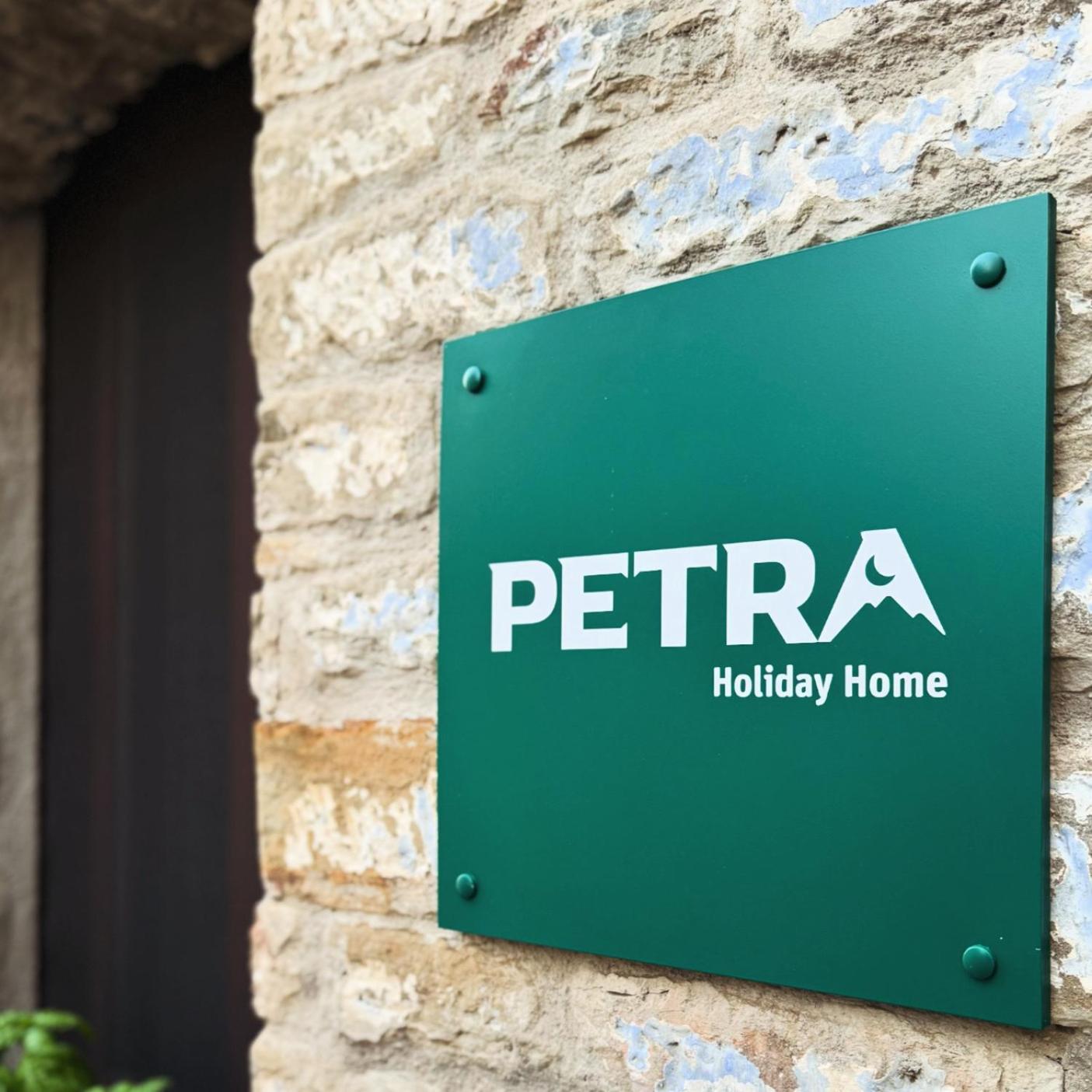Petra Holiday Home Пьетрапертоза Экстерьер фото